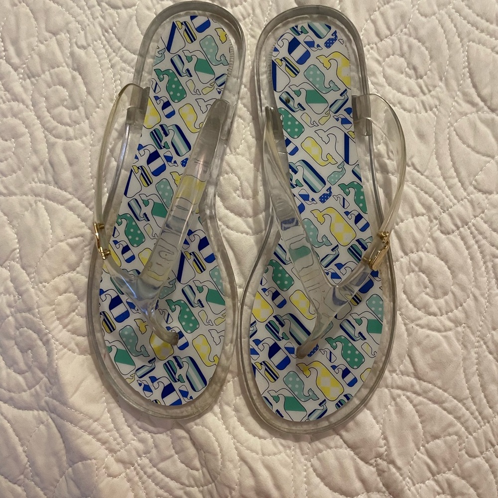 Vineyard Vines jelly logo clear flip flops!  Size 8!
